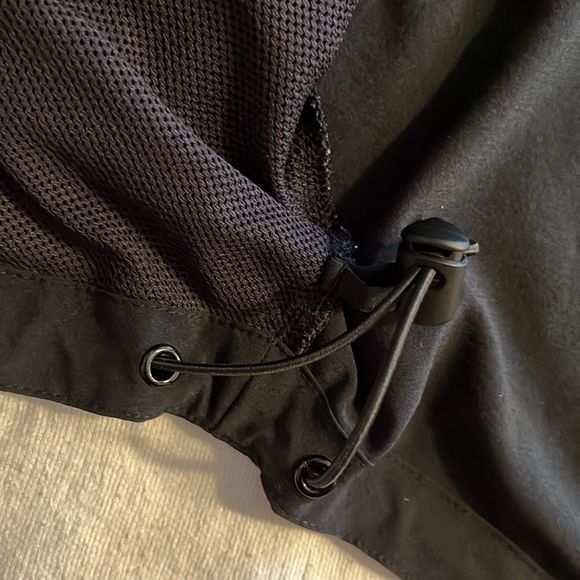 K-SWISS Black Zip-Up Lightweight Vented Reflection Tape Jacket, Size Men’s Large - Picture 8 of 16